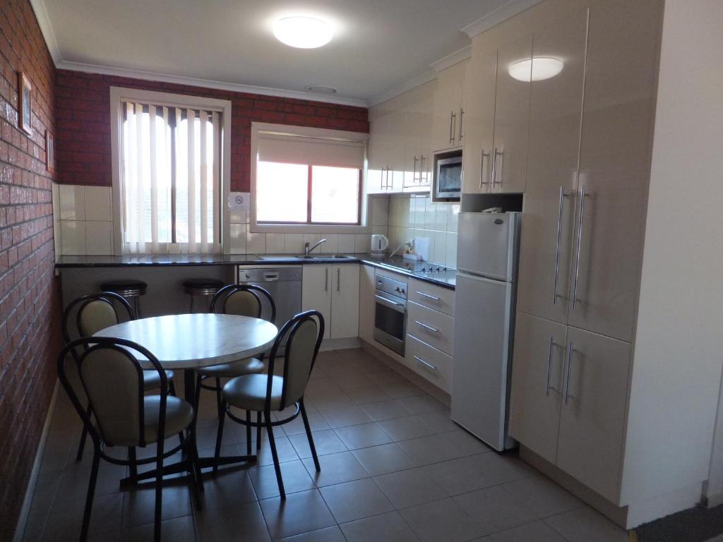 Paradise Holiday Apartments Lake Bunga Room photo