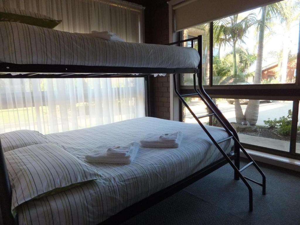 Paradise Holiday Apartments Lake Bunga Room photo